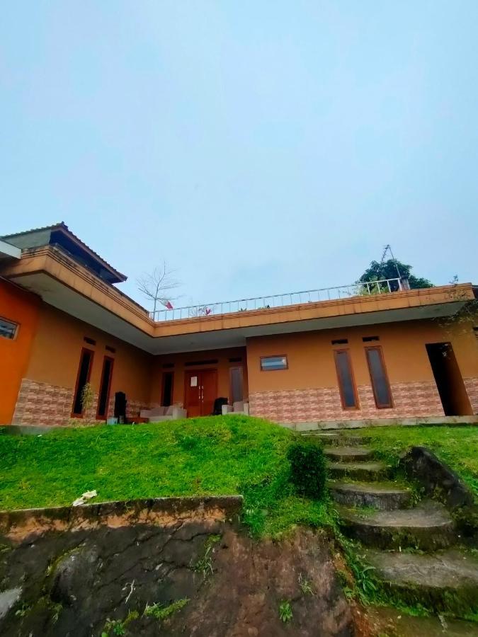Villa Edwin Puncak Bogor Eksteriør billede