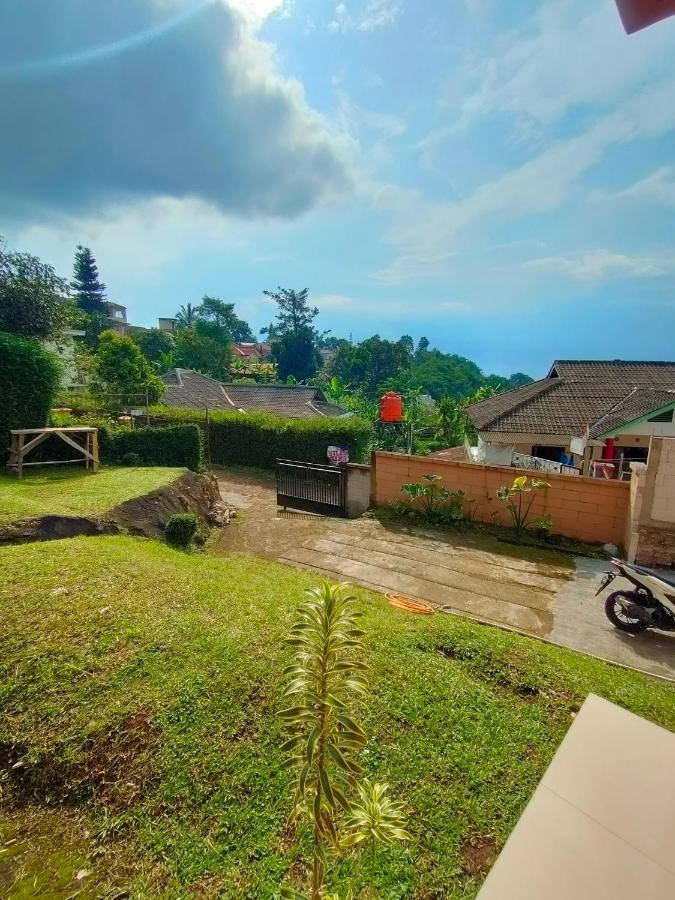 Villa Edwin Puncak Bogor Eksteriør billede