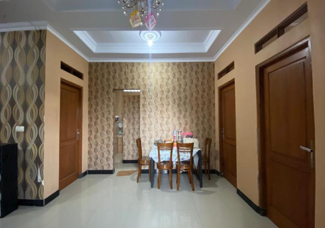 Villa Edwin Puncak Bogor Eksteriør billede